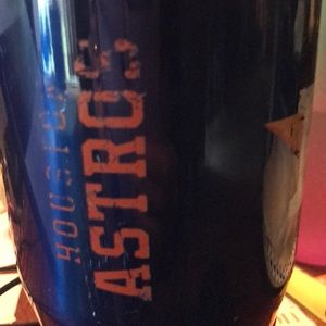 Meet your Posher, Elaine